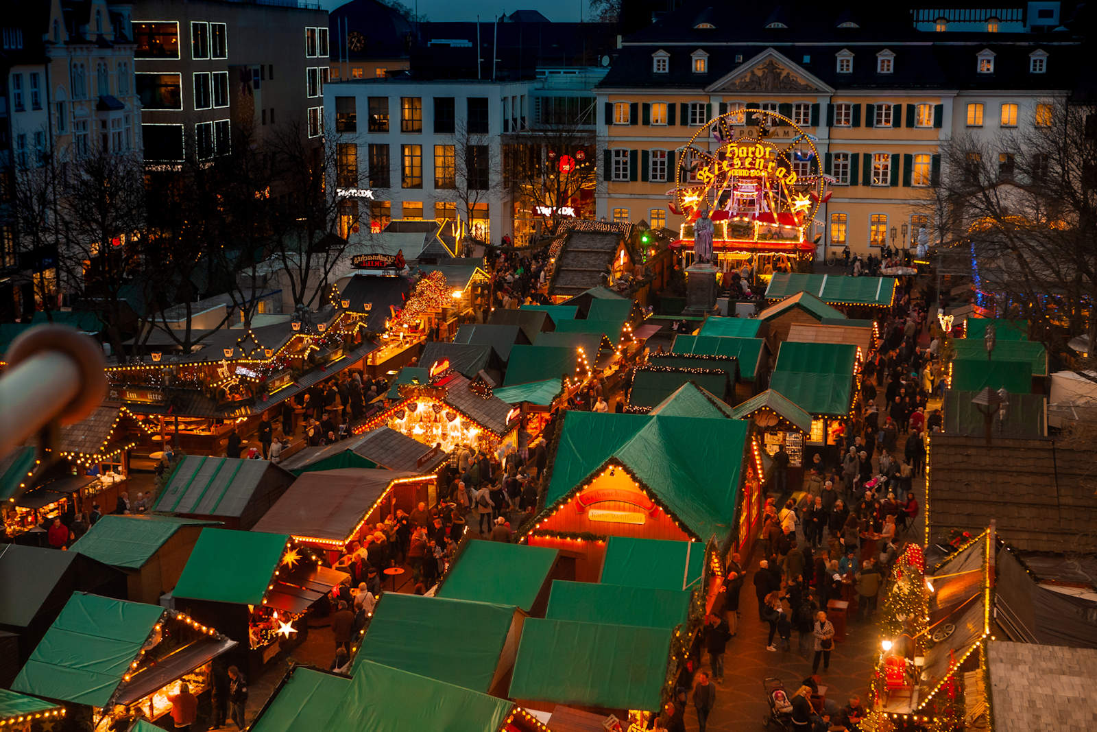 Bonner Weihnachtsmarkt auf dem Münsterplatz